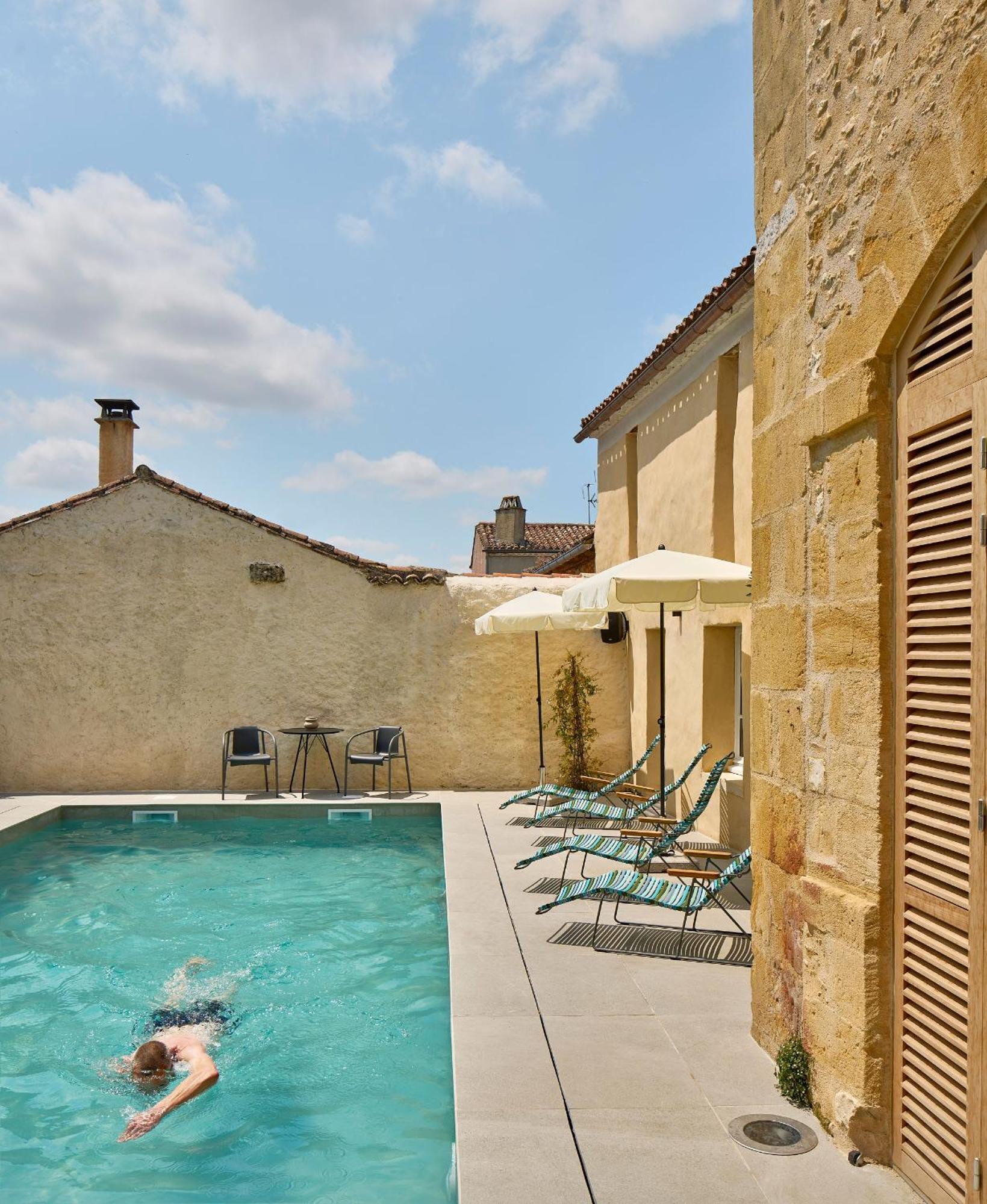 Hotel Le Chevalier Bleu Monpazier Bagian luar foto